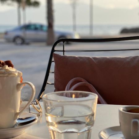 فندق Queen Isabella Premium فلورا المظهر الخارجي الصورة