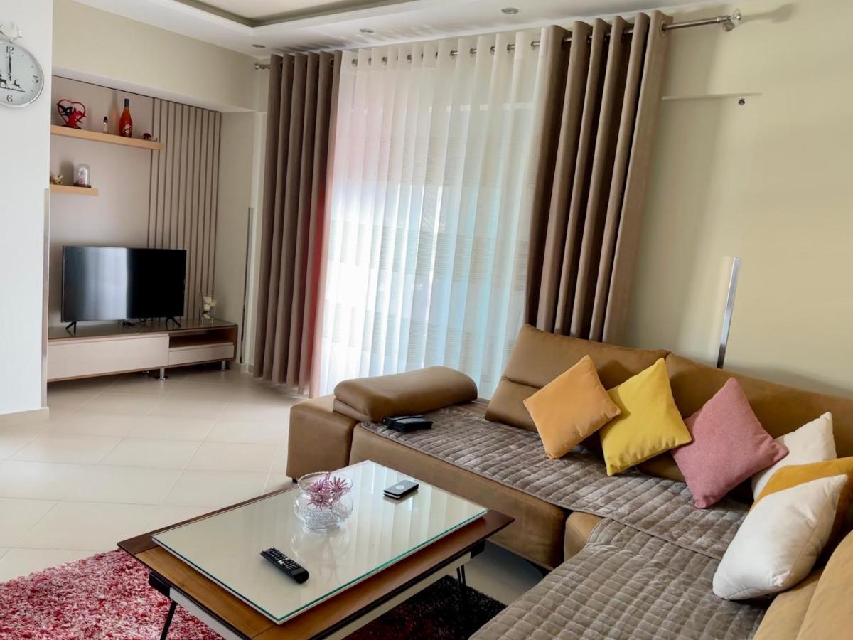 فندق Queen Isabella Premium فلورا المظهر الخارجي الصورة