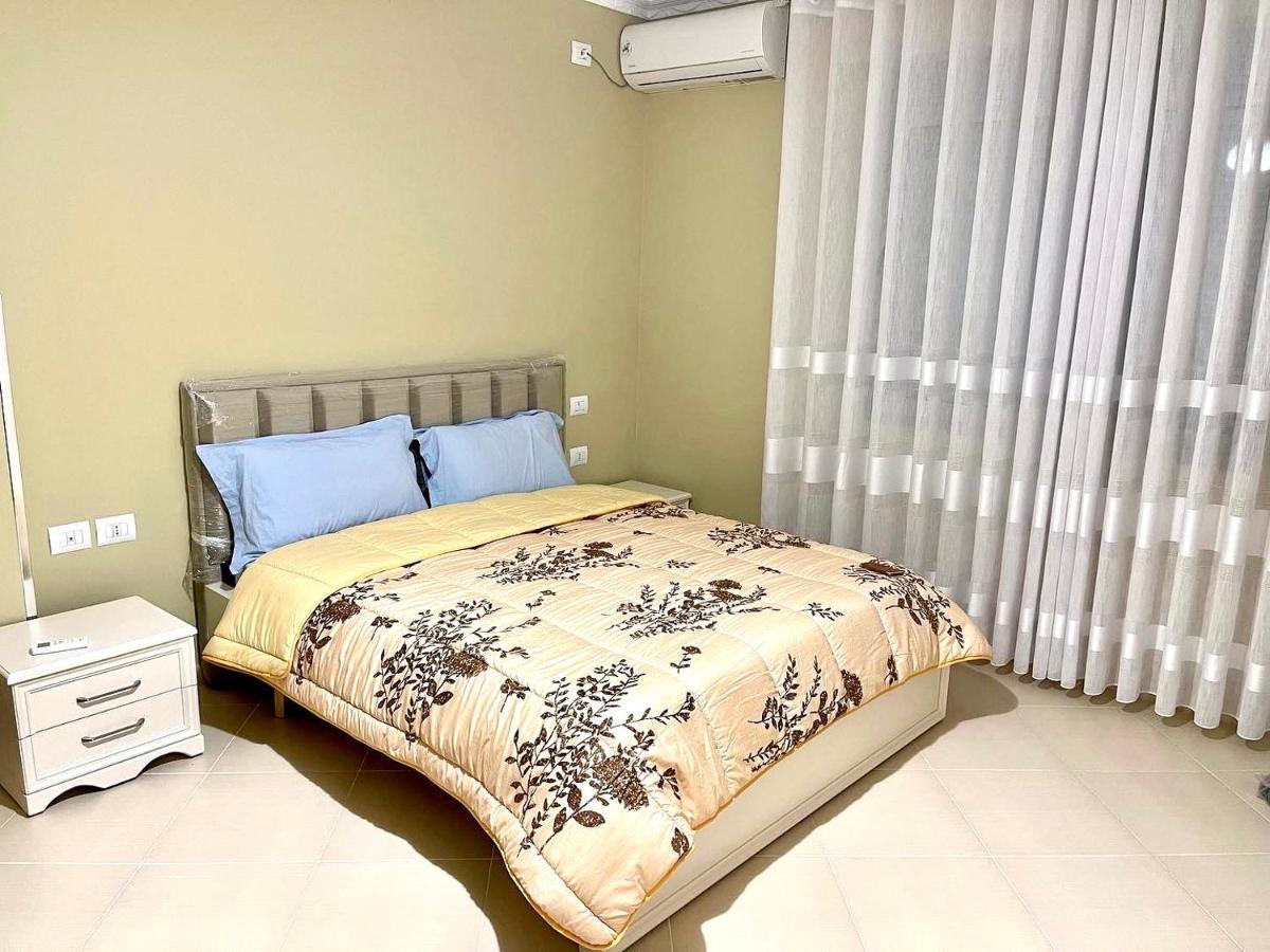 فندق Queen Isabella Premium فلورا الغرفة الصورة